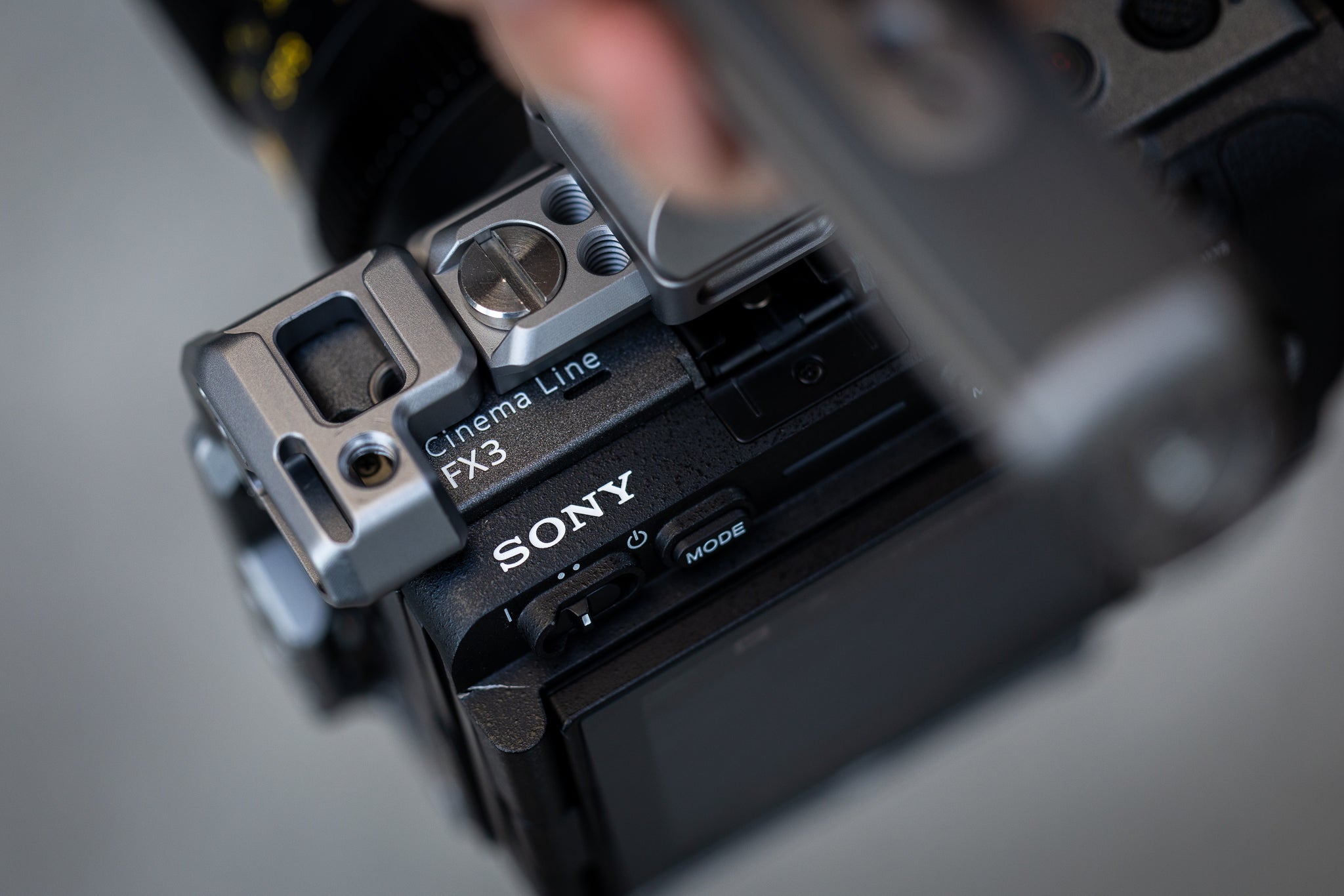 Cinema Line新製品「FX30」と「FX3」を比較。価格は約半分、フル